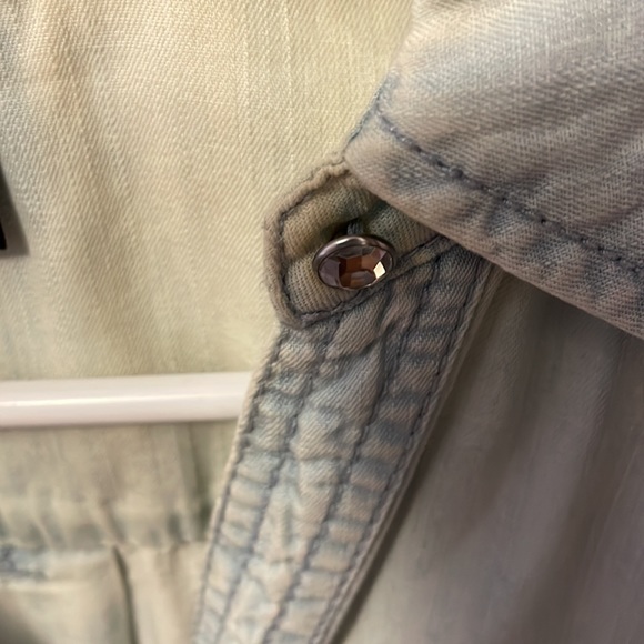 NWOT INC soft faded denim sleeveless dress with rhinestone buttons. Size 2. - Picture 4 of 6